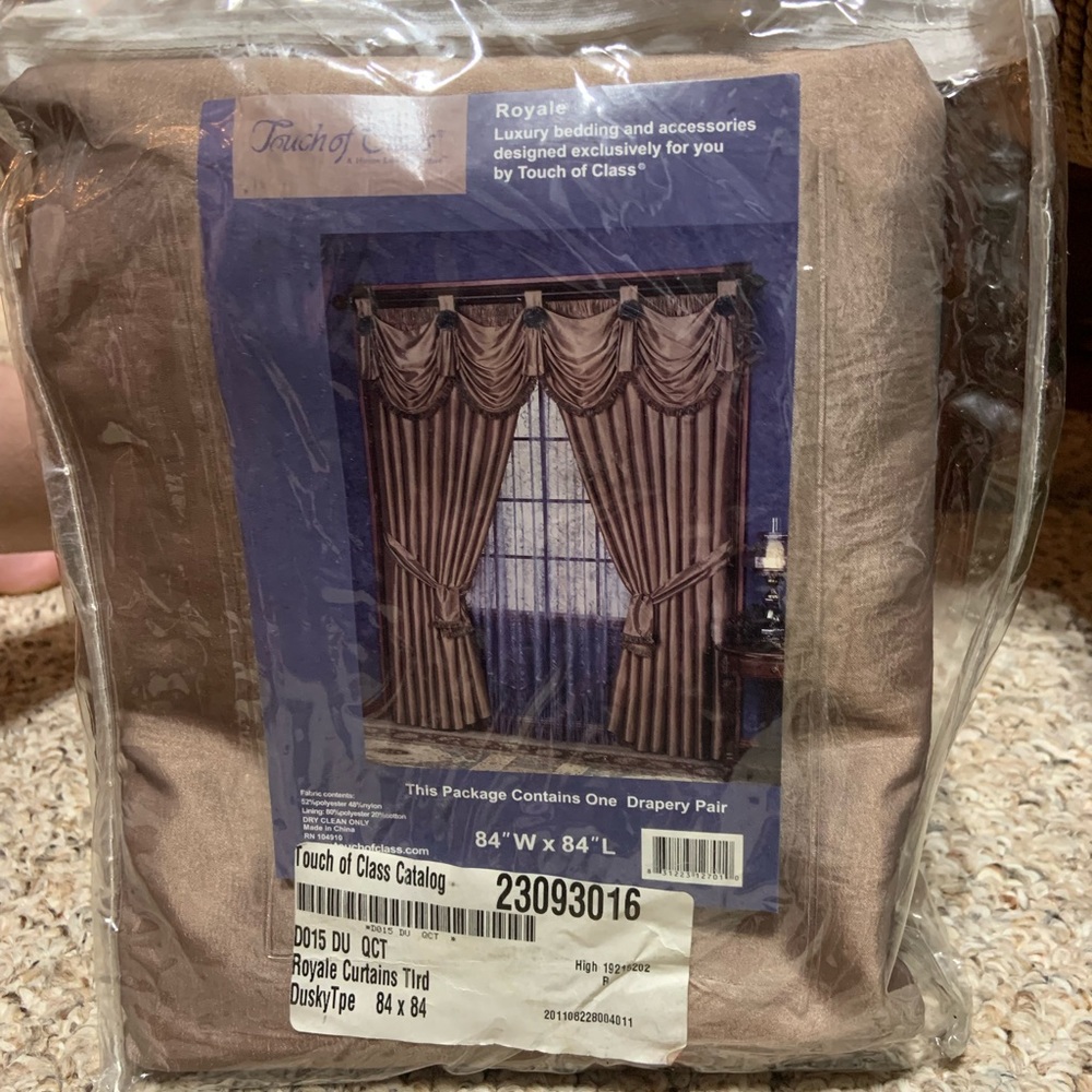 Royals Curtain one Panel - Picture 5 of 6